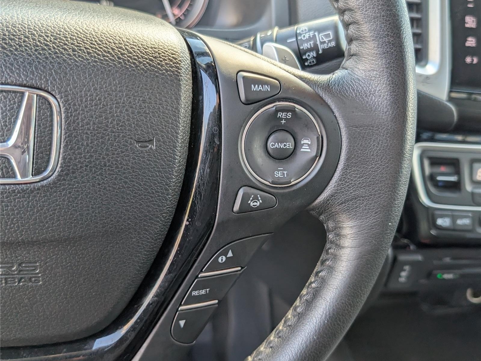 Used 2017 Honda Pilot Touring image 28