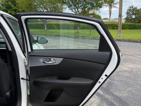 Used 2023 Kia Forte LXS FWD image 18