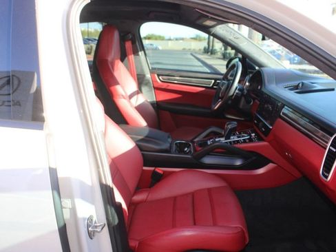 Used 2022 Porsche Cayenne S AWD/4WD image 42