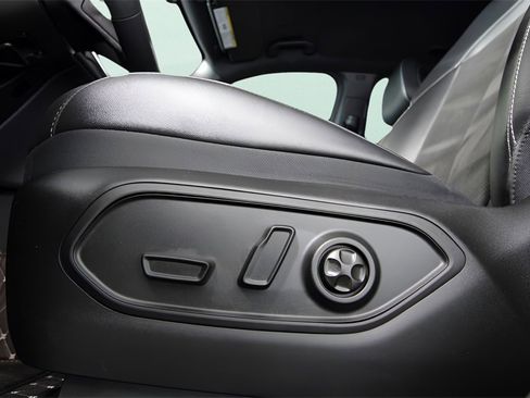 Used 2024 Jeep Grand Cherokee Altitude image 20