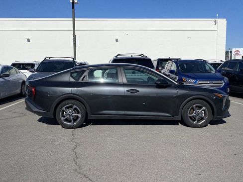 Used 2025 Kia K4 LXS image 2