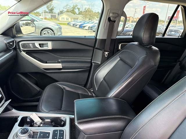 Used 2024 Ford Explorer XLT w/ Equipment Group 202A RWD image 15