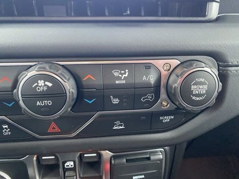 New 2026 Jeep Gladiator Sport AWD/4WD image 26