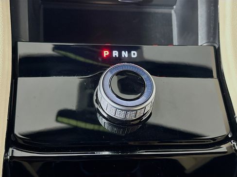 Used 2023 Jeep Grand Cherokee Limited w/ Luxury Tech Group II image 25