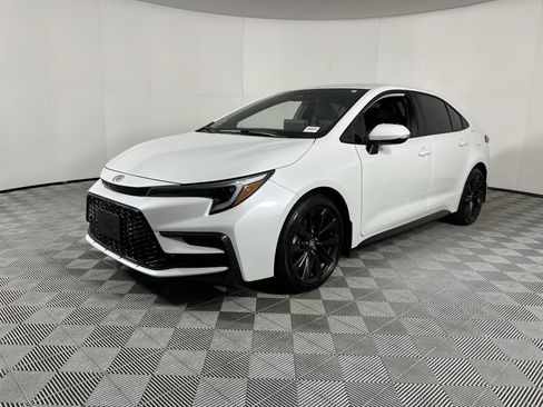 Used 2025 Toyota Corolla XSE image 10