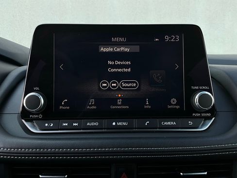 Used 2025 Nissan Rogue SV image 29