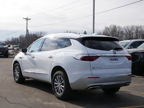 Used 2023 Buick Enclave Essence AWD/4WD image 8