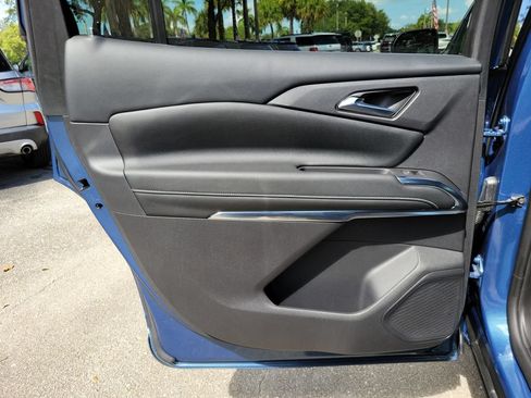 Used 2024 Chevrolet Traverse LS FWD image 10