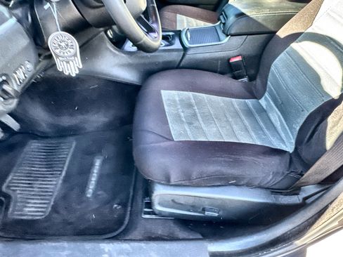 Used 2016 Dodge Charger SE image 17