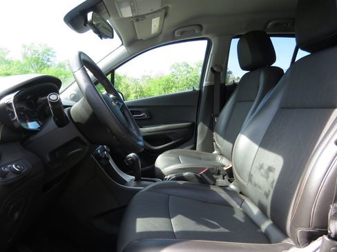 Used 2022 Chevrolet Trax LT AWD/4WD image 10