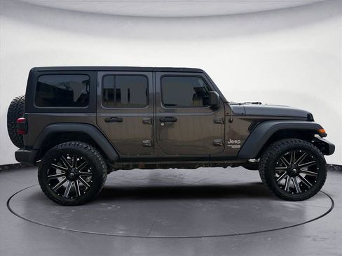 Used 2018 Jeep Wrangler Unlimited Sport S image 7