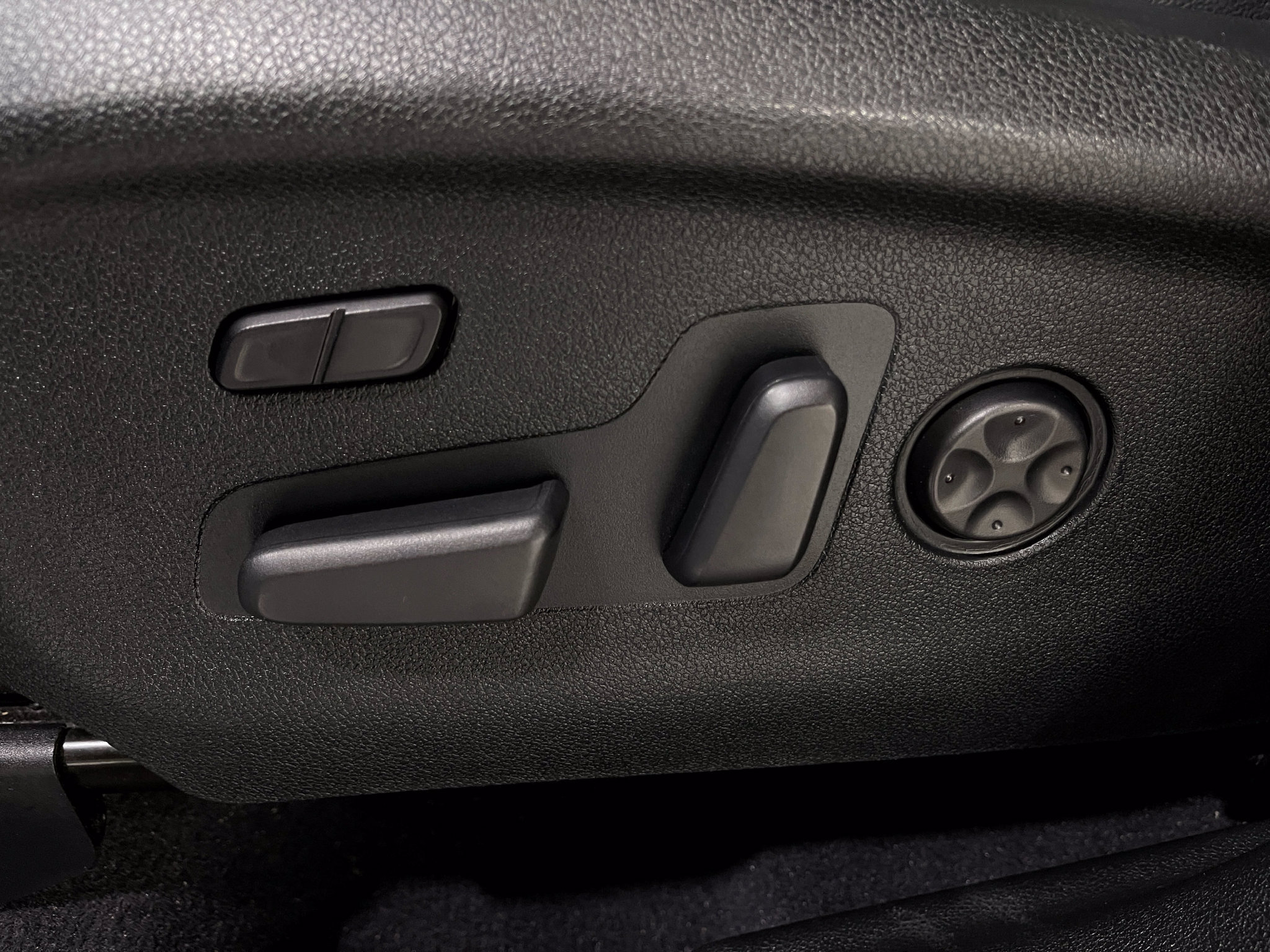 Used 2020 Kia Sorento SX FWD image 17