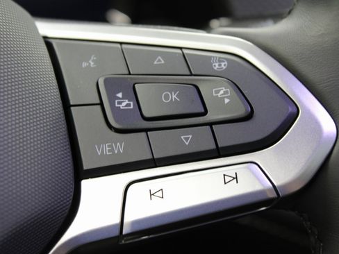 Used 2024 Volkswagen Atlas Cross Sport SEL Premium R-Line image 54