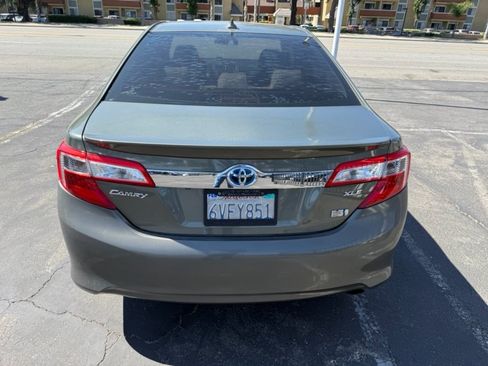 Used 2012 Toyota Camry XLE w/ Leather Pkg FWD image 8
