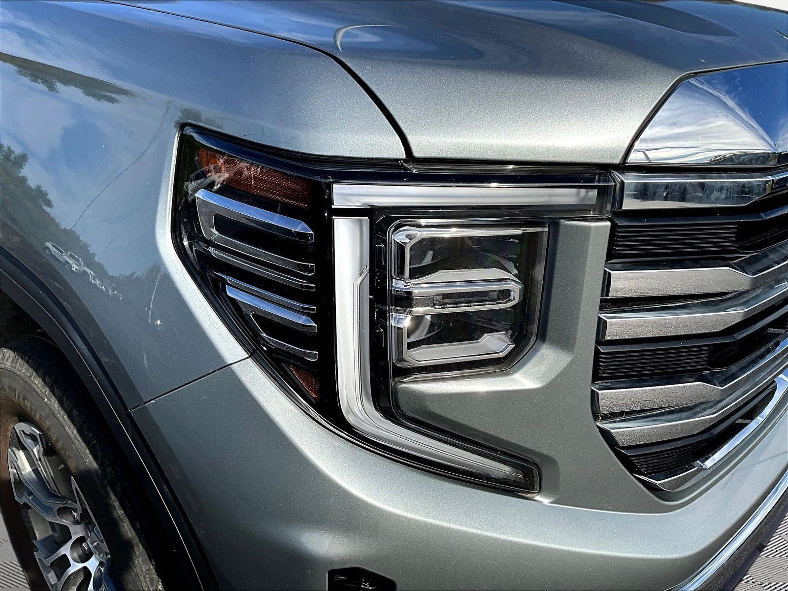 Used 2025 GMC Sierra 1500 SLT AWD/4WD image 31