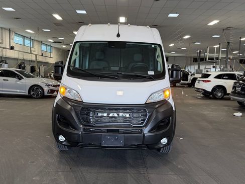 Used 2024 RAM ProMaster 2500 w/ Convenience Group image 10