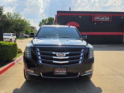 Used 2015 Cadillac Escalade Luxury RWD image 5