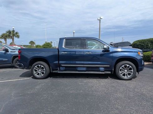 Used 2022 Chevrolet Silverado 1500 High Country w/ Z71 Off-Road Package AWD/4WD image 2