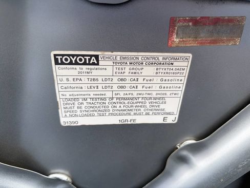 Used 2011 Toyota Tacoma 4x4 Double Cab w/ Towing Pkg image 24