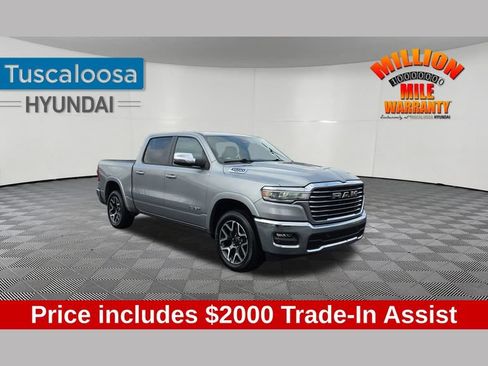 Used 2025 RAM 1500 Laramie AWD/4WD image 1