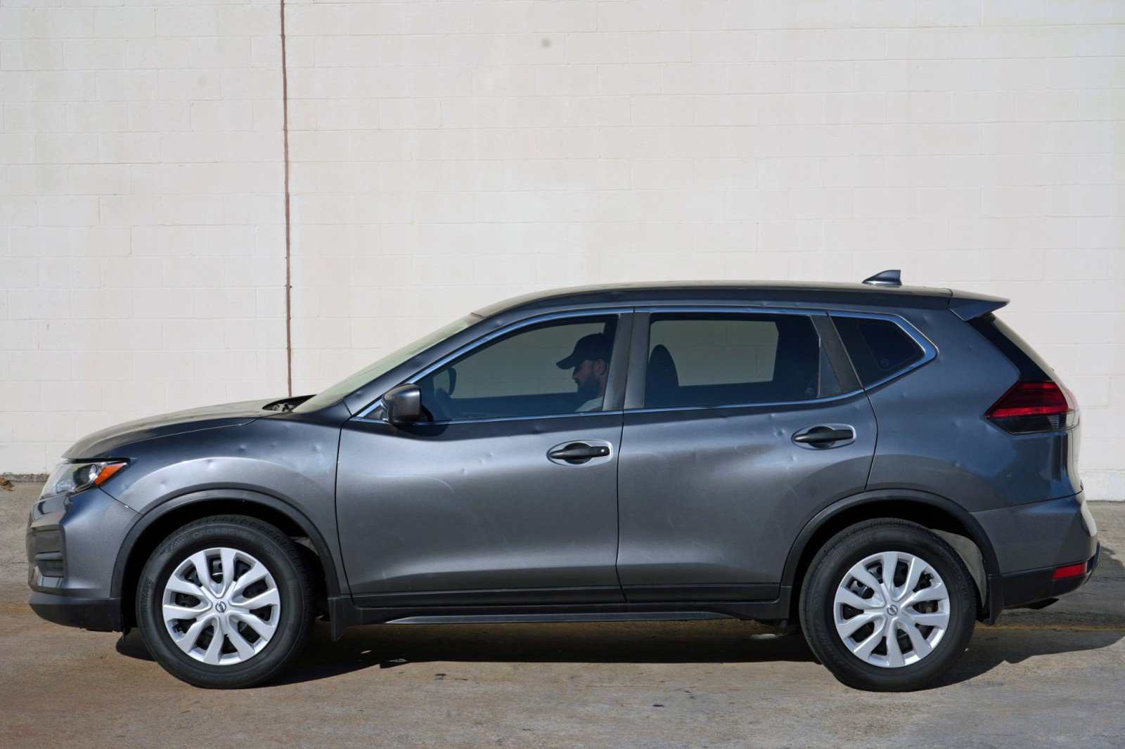 Used 2017 Nissan Rogue S AWD/4WD image 40