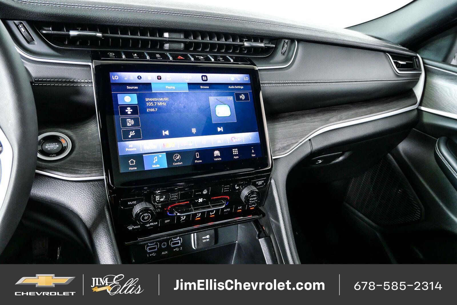 Used 2025 Jeep Grand Cherokee Limited w/ Black Appearance Package RWD image 12