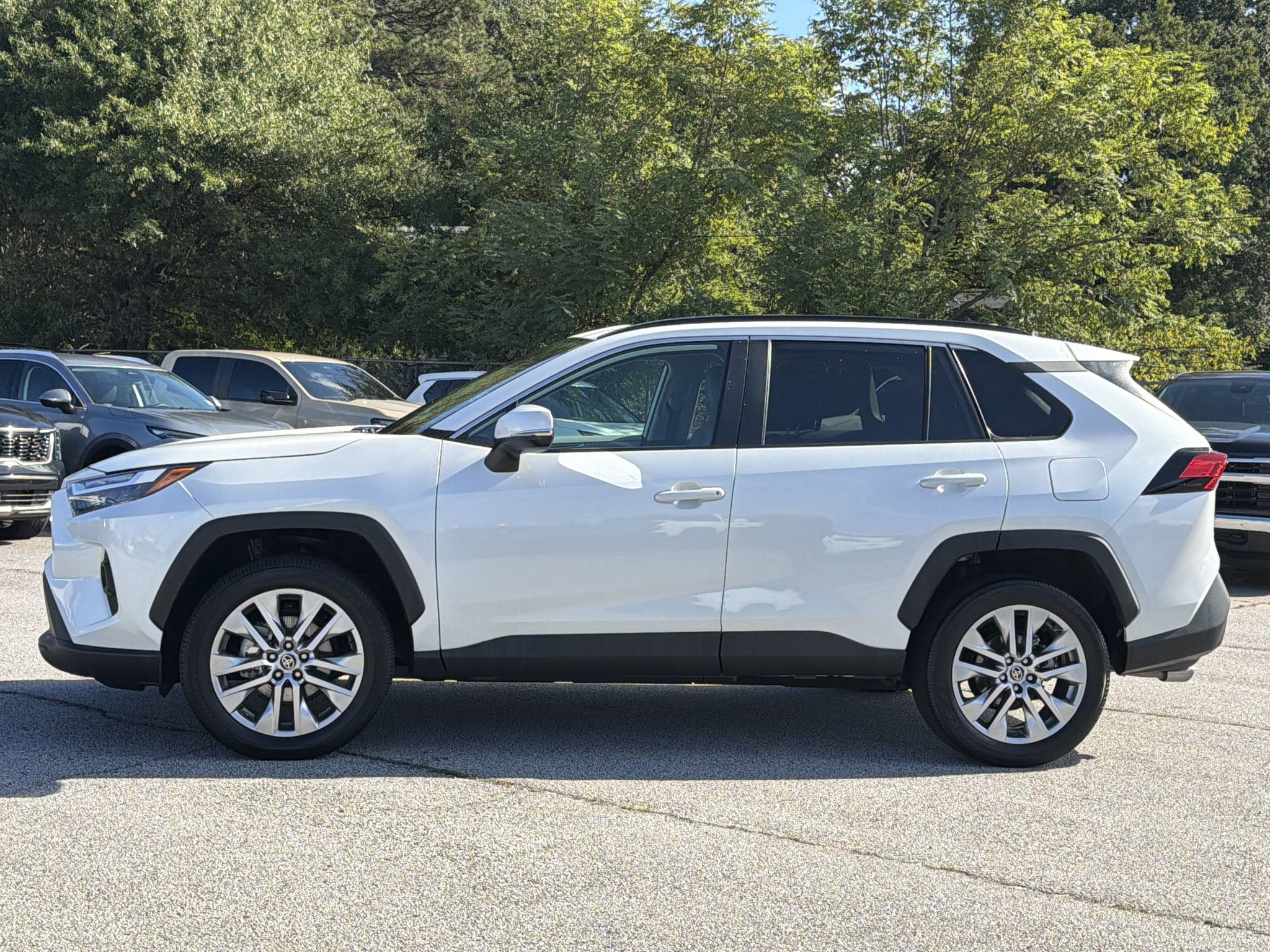 Used 2023 Toyota RAV4 XLE Premium FWD image 20