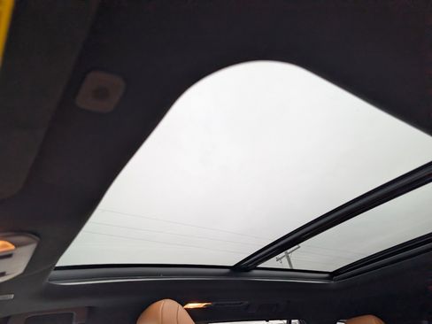 Used 2024 Toyota Highlander Platinum image 11