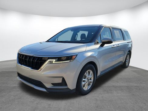 Used 2023 Kia Carnival LX image 24