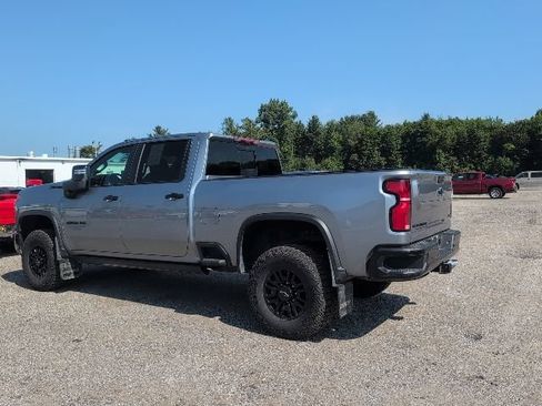 Used 2026 Chevrolet Silverado 2500 ZR2 w/ LPO, Dark Essentials Package AWD/4WD image 6