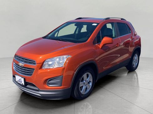 Used 2015 Chevrolet Trax LT w/ LT Sun and Sound Package FWD image 4