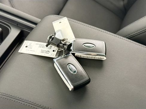 Used 2024 Land Rover Defender 110 SE AWD/4WD image 17