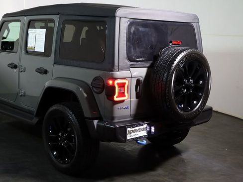 Used 2023 Jeep Wrangler Unlimited Sahara AWD/4WD image 11