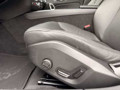 Used 2025 Volvo V60 B5 Cross Country Plus image 17