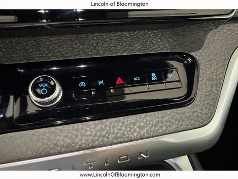 Used 2025 Ford Expedition Tremor AWD/4WD image 64