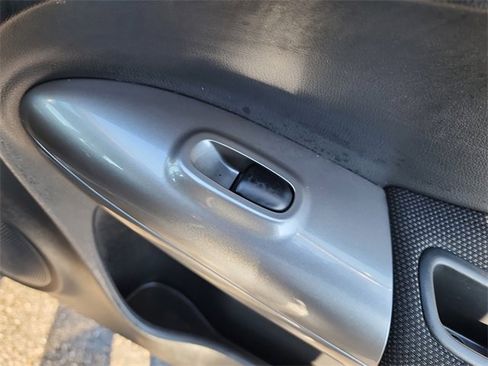 Used 2012 Nissan Juke S image 18