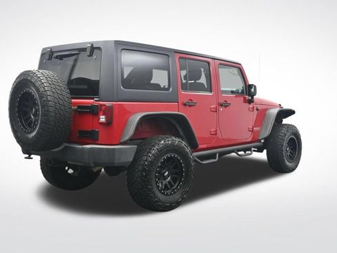 Used 2012 Jeep Wrangler Unlimited Rubicon w/ Connectivity Group AWD/4WD image 6
