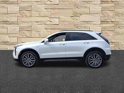 Used 2025 Cadillac XT4 Sport AWD/4WD image 2