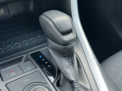 Used 2025 Toyota RAV4 XLE image 34