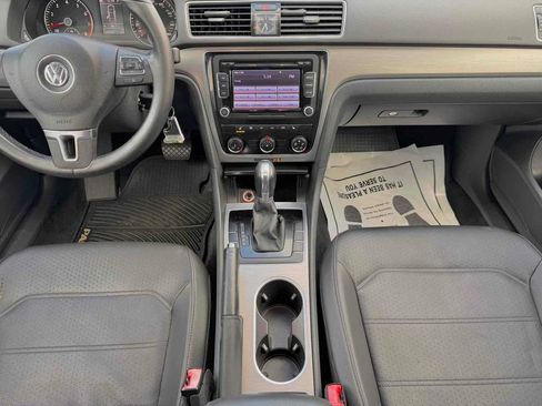 Used 2014 Volkswagen Passat 2.5 SE image 25