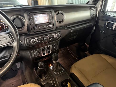 Used 2018 Jeep Wrangler Unlimited Sport S AWD/4WD image 15