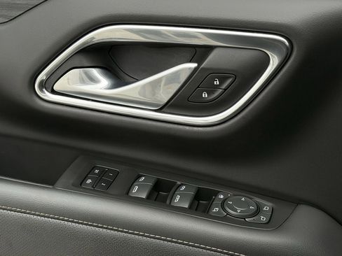 Used 2022 GMC Yukon SLT w/ SLT Luxury Package AWD/4WD image 19