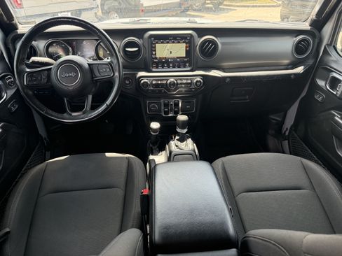 Used 2023 Jeep Wrangler Unlimited w/ Sun & Screen Package AWD/4WD image 14