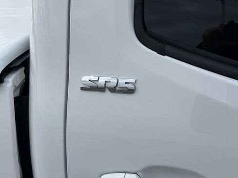 Certified 2019 Toyota Tacoma SR5 image 12