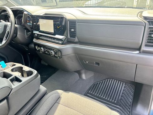 Used 2024 Chevrolet Silverado 1500 LT AWD/4WD image 8