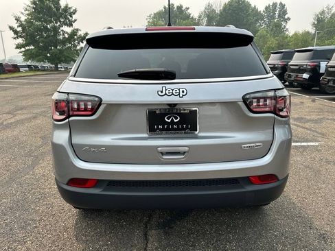 Used 2022 Jeep Compass Latitude w/ Convenience Group AWD/4WD image 10