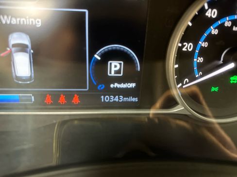 Certified 2023 Nissan Leaf SV Plus image 16