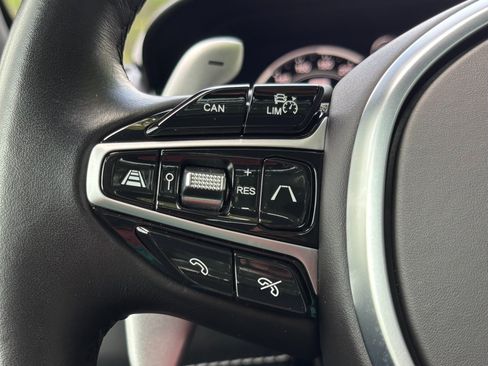 Used 2021 Aston Martin DBX AWD/4WD image 41