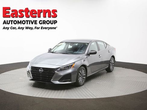 Used 2025 Nissan Altima 2.5 SV image 54