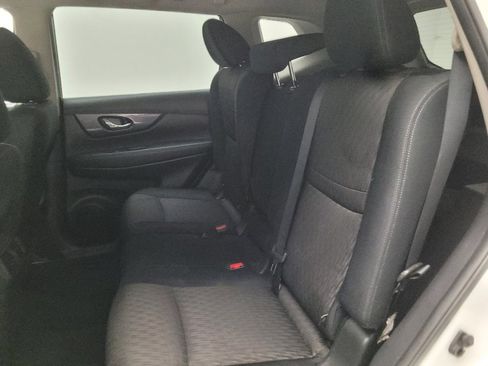 Used 2020 Nissan Rogue SV FWD image 18